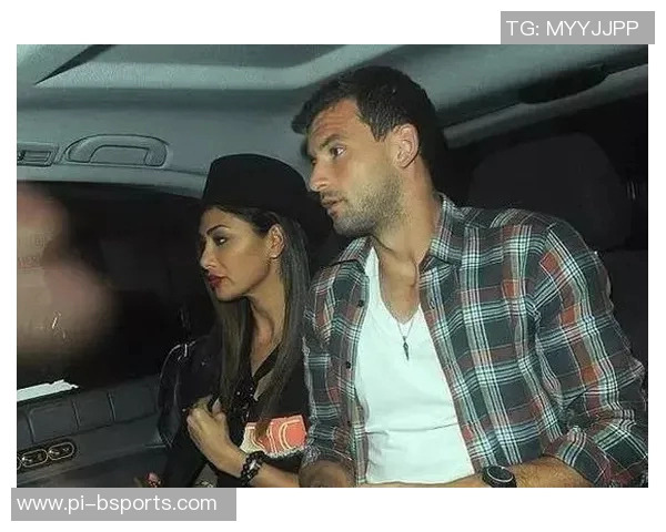 姐弟恋足球球星揭秘：他们的爱情故事超越了球场的界限